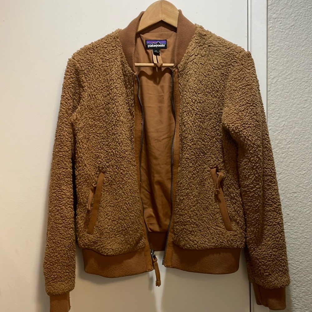 Patagonia Teddy Jacket 🧥